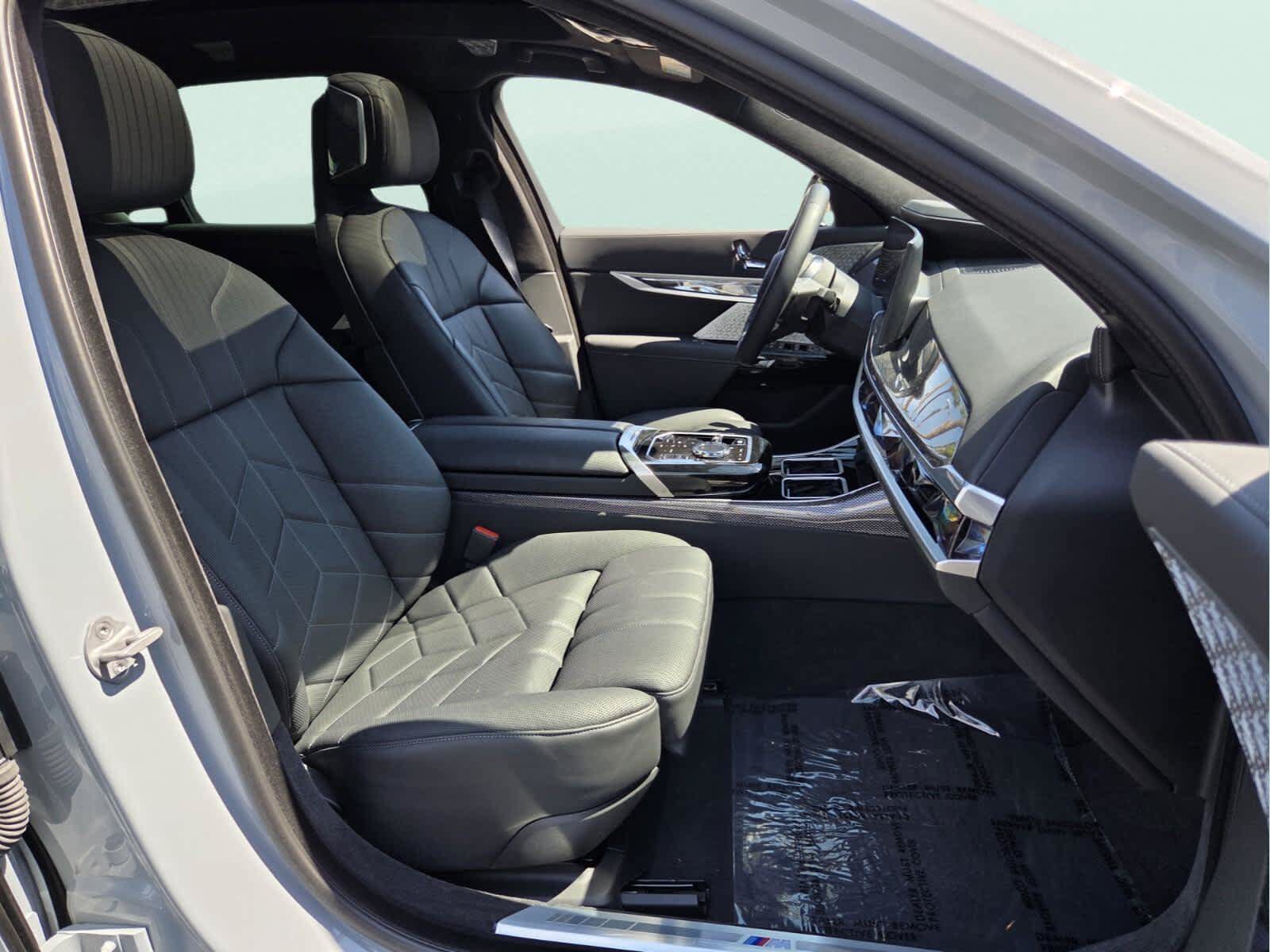 Certified 2023 BMW i7 xDrive60 AWD/4WD image 19
