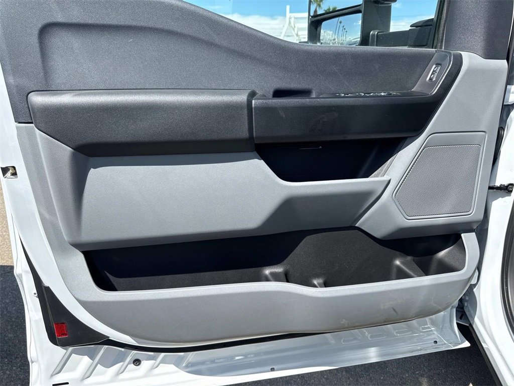 New 2025 Ford F350 XL w/ XL Chrome Package image 11