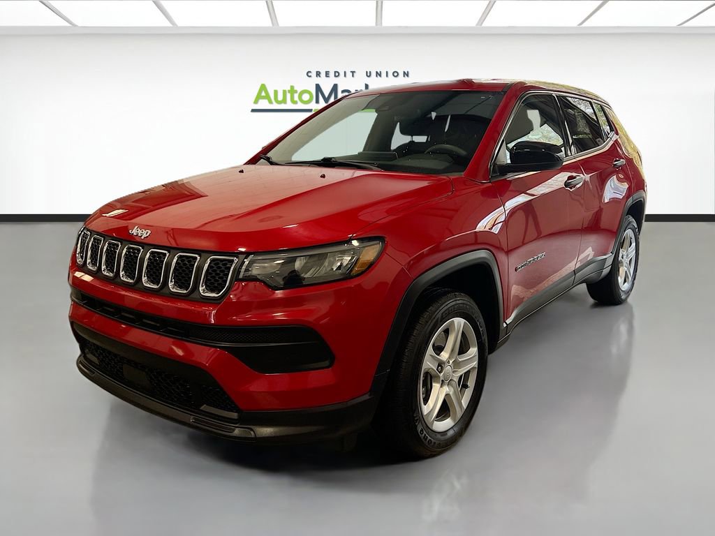 Used 2023 Jeep Compass Sport image 3