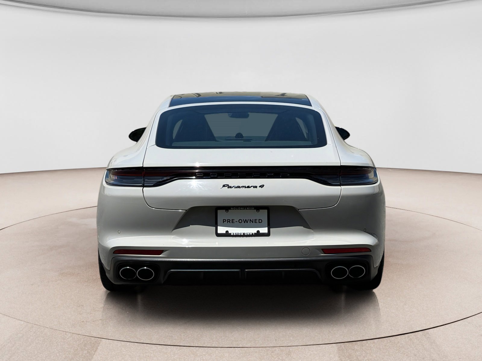 Used 2023 Porsche Panamera image 4