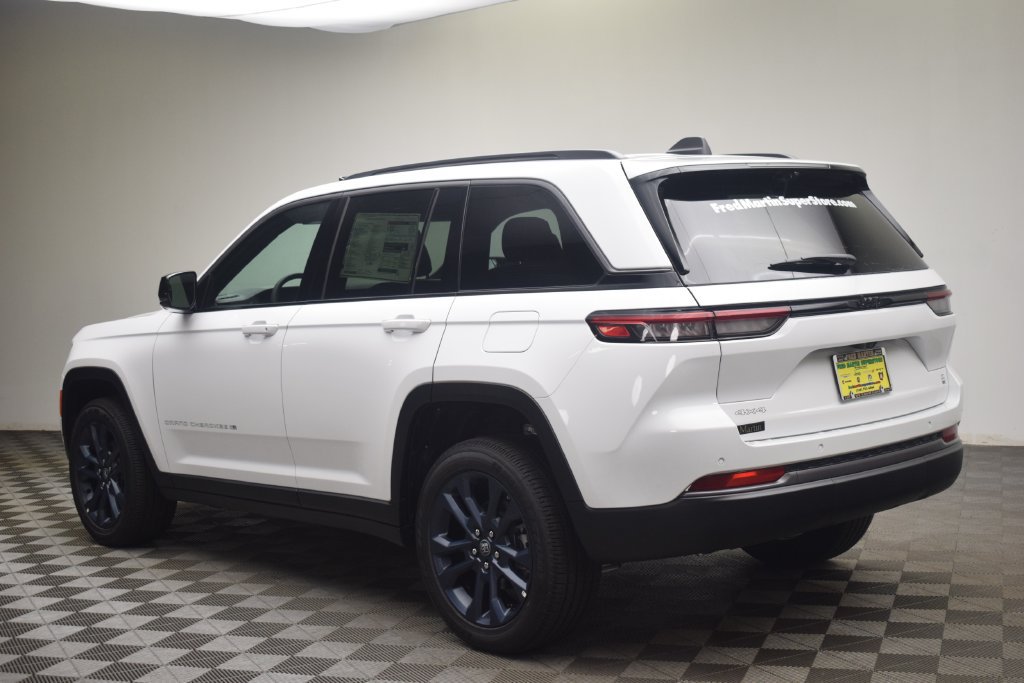New 2026 Jeep Grand Cherokee Limited AWD/4WD image 13