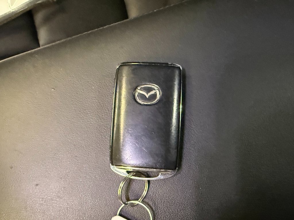 Used 2019 MAZDA MAZDA3 Hatchback image 15