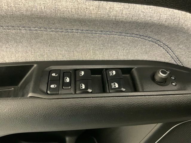 Used 2024 Jeep Compass Latitude w/ Sun and Sound Group image 34