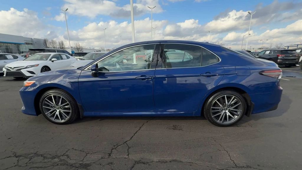Used 2024 Toyota Camry XLE w/ Cold Weather Package image 5