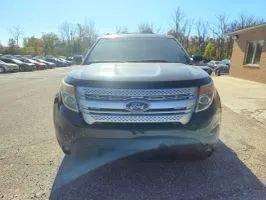 Used 2013 Ford Explorer XLT image 2