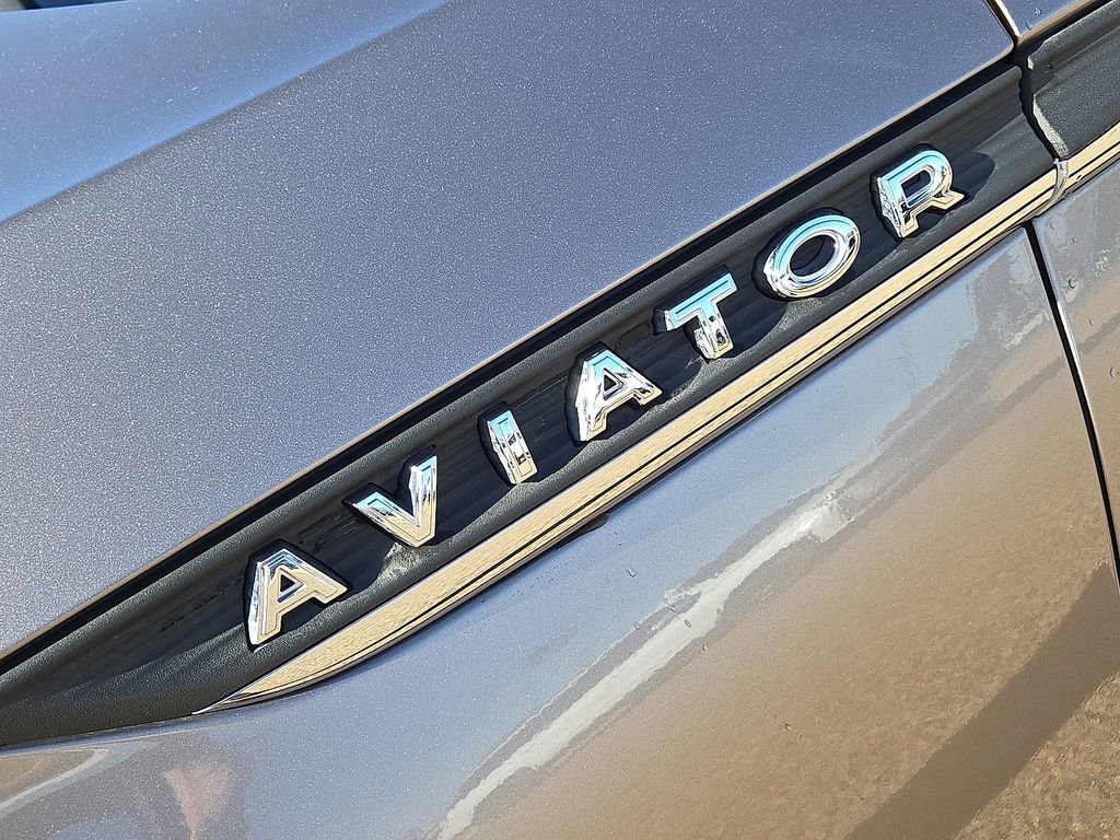 Used 2020 Lincoln Aviator Reserve w/ Equipment Group 202A image 11