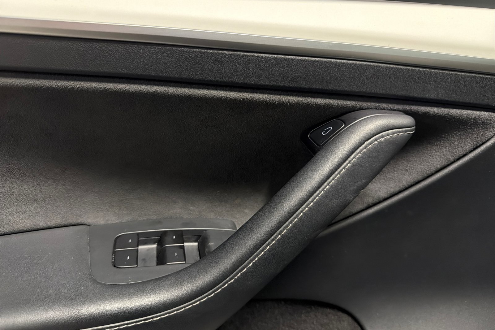 Used 2025 Tesla Model Y Long Range AWD/4WD image 10