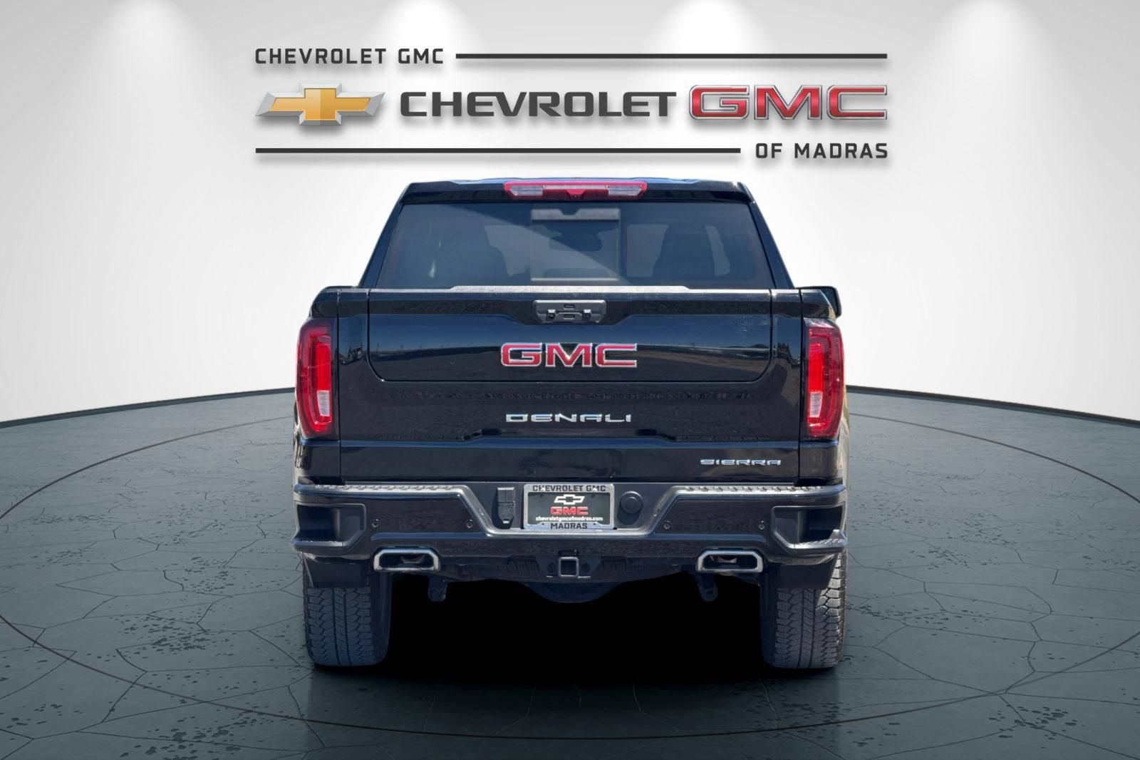 Used 2025 GMC Sierra 1500 Denali AWD/4WD image 4