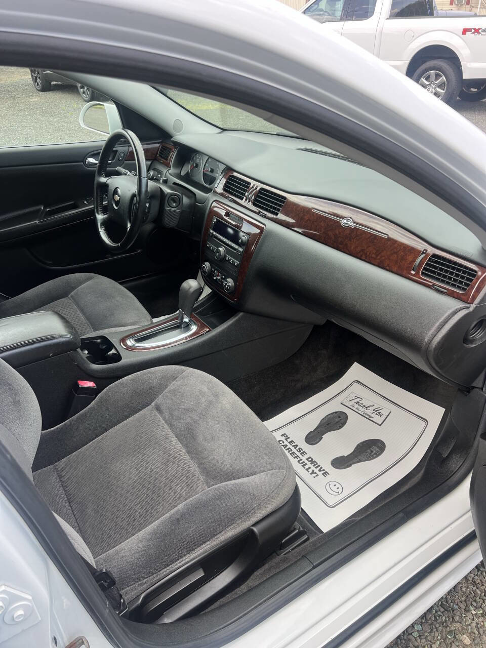 Used 2010 Chevrolet Impala LT FWD image 12