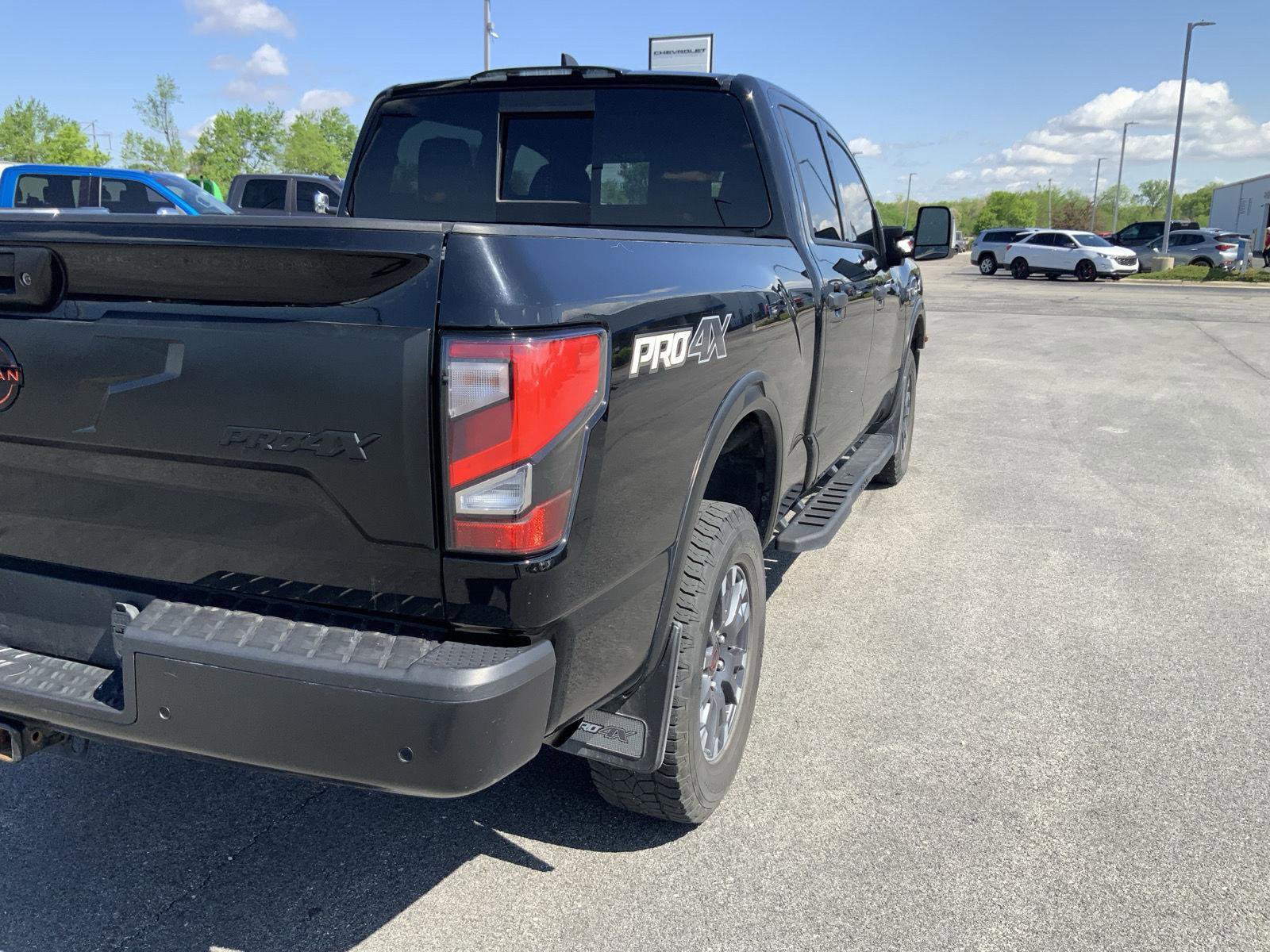 Used 2023 Nissan Titan PRO-4X AWD/4WD image 17