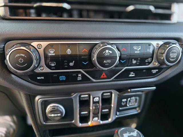 Used 2025 Jeep Wrangler Sahara 4xe image 27