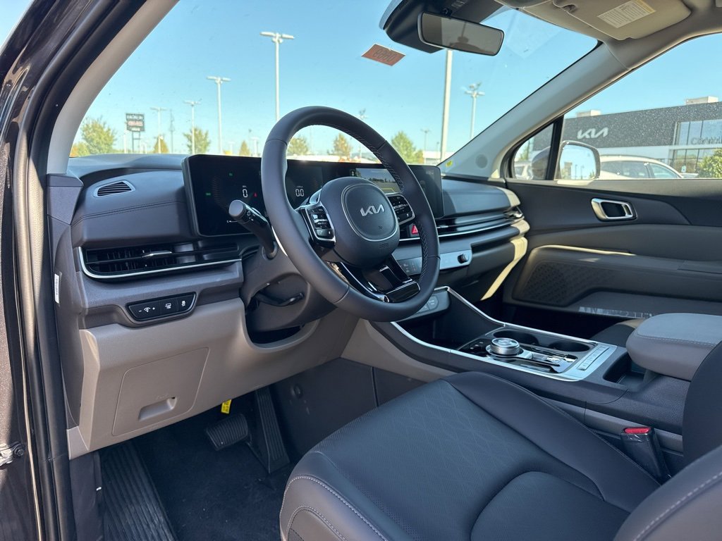 New 2026 Kia Carnival EX image 10