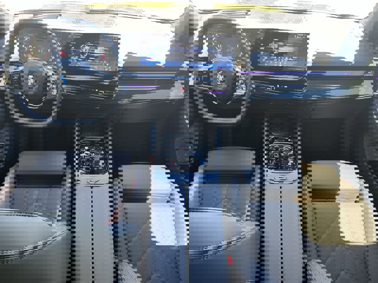 Certified 2025 BMW 530i w/ Premium Package image 29