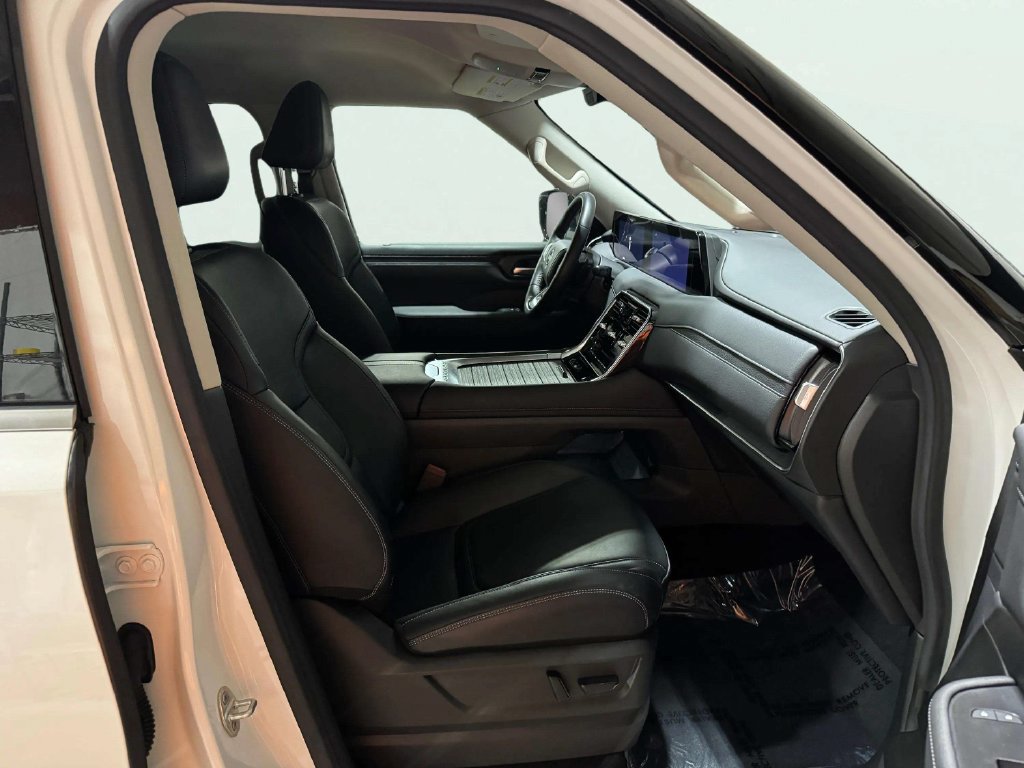 Certified 2026 Nissan Armada SV AWD/4WD image 26