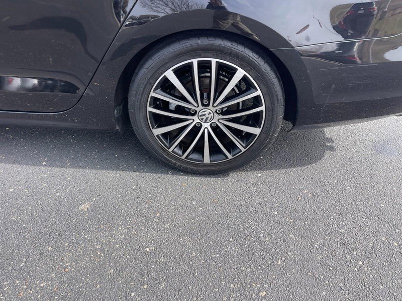 Used 2016 Volkswagen Jetta Sport image 7