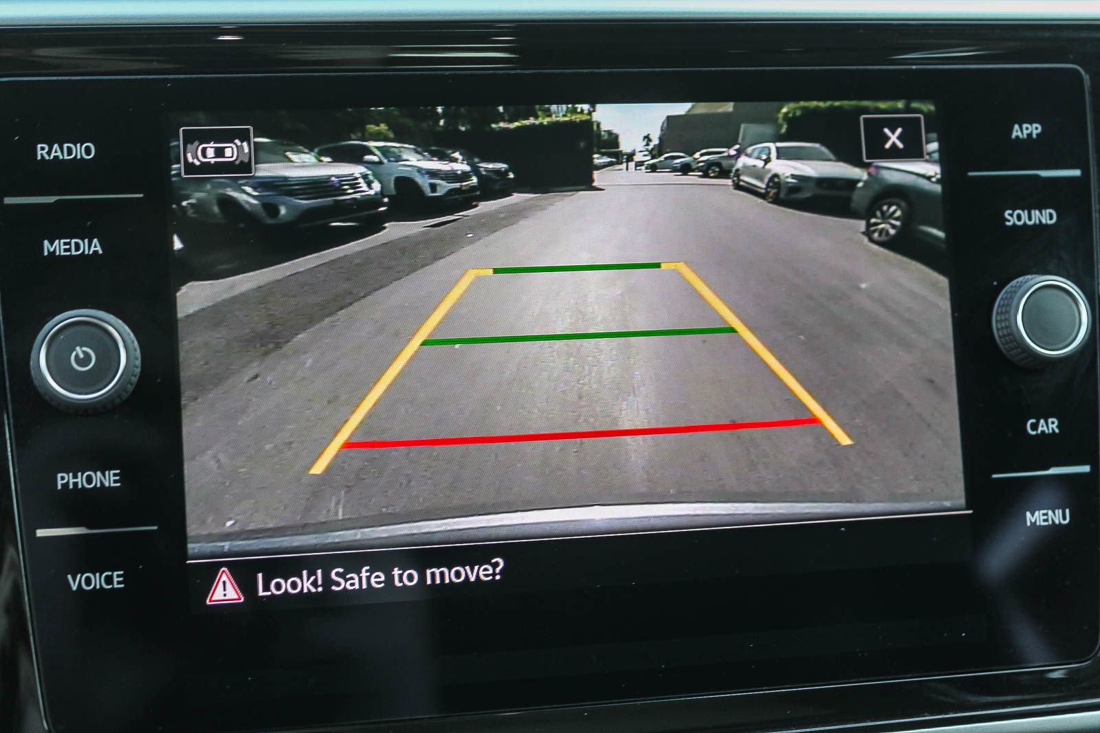 Certified 2022 Volkswagen Atlas Cross Sport SE image 22