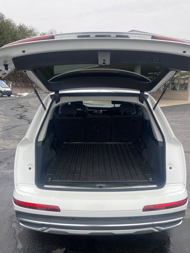 Used 2022 Audi Q7 3.0T Premium image 9
