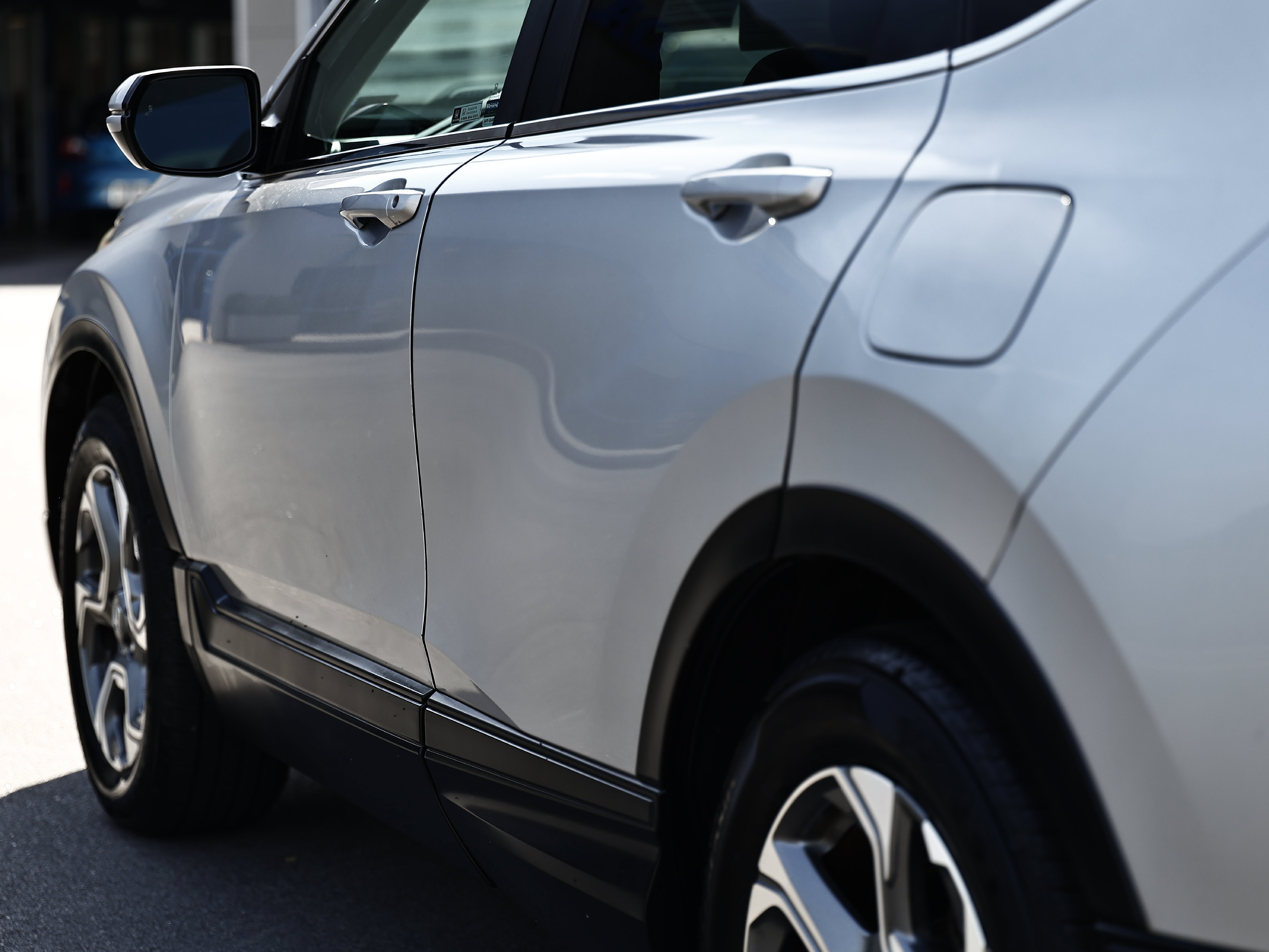 Used 2018 Honda CR-V EX image 5