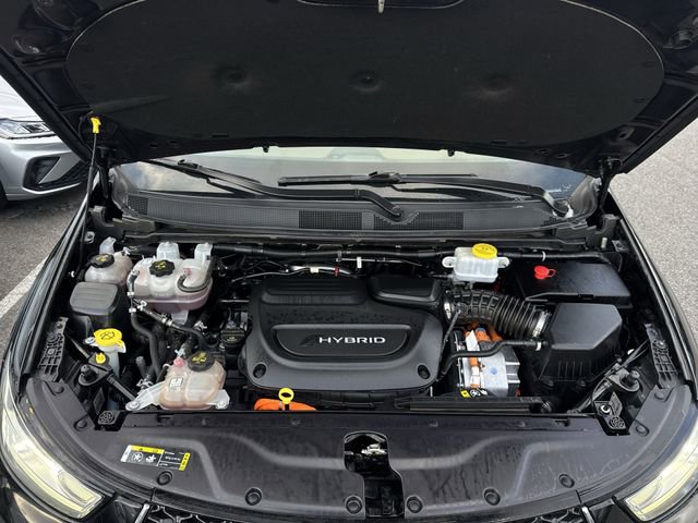 Used 2021 Chrysler Pacifica Limited w/ Uconnect Theater Family Group image 29