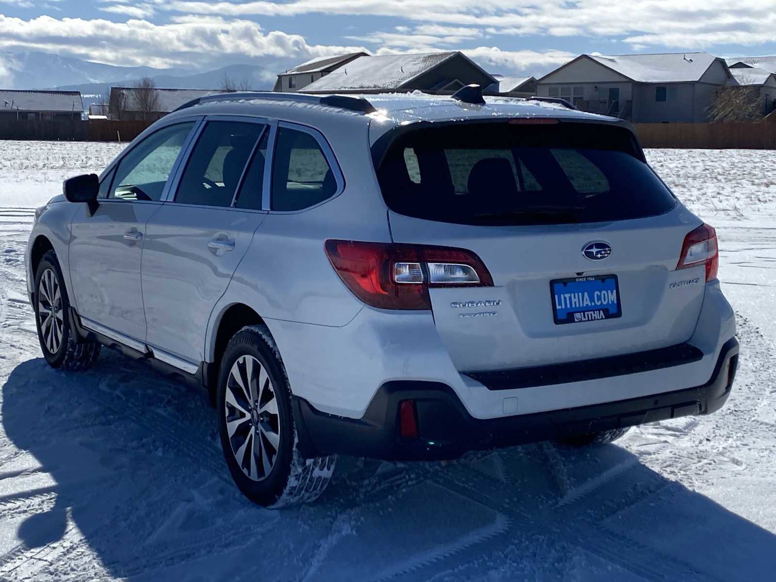 Used 2018 Subaru Outback 2.5i Touring image 12
