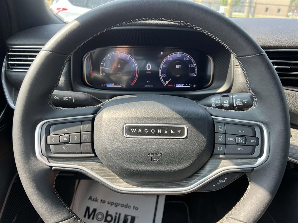 Used 2024 Jeep Wagoneer L Series II w/ Flexible Seating Group image 18