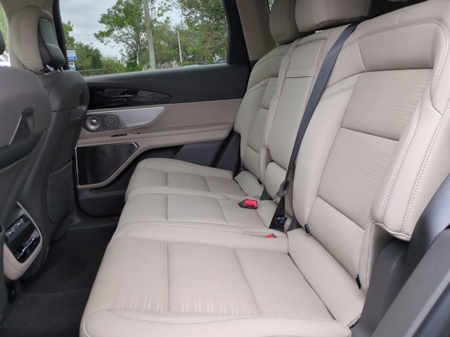 Used 2025 Lincoln Nautilus Reserve image 14