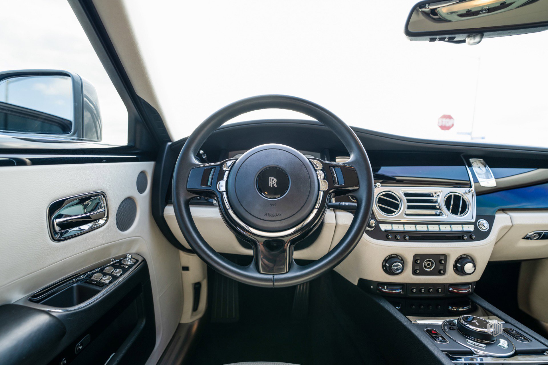 Used 2016 Rolls-Royce Ghost image 19