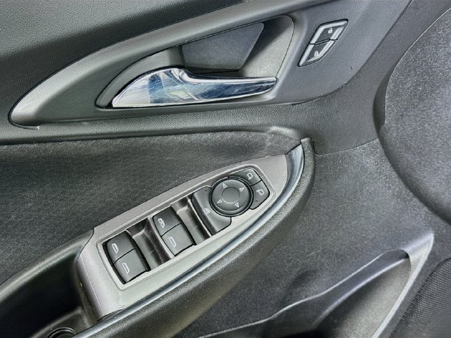 Used 2020 Chevrolet Malibu LT FWD image 19