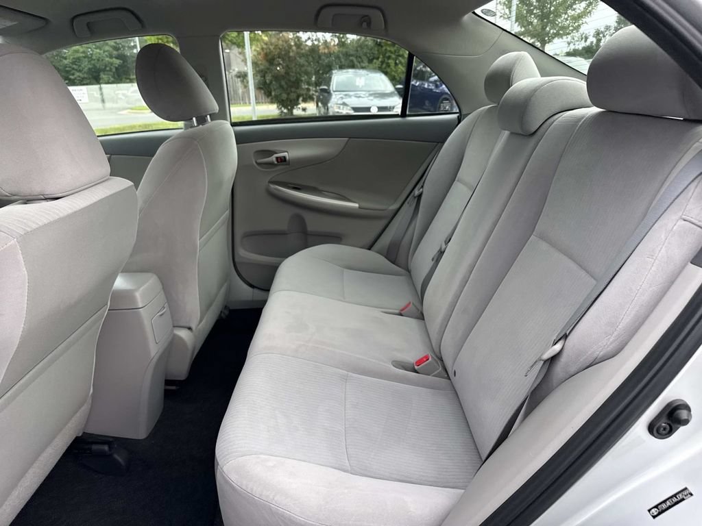 Used 2010 Toyota Corolla LE FWD image 11