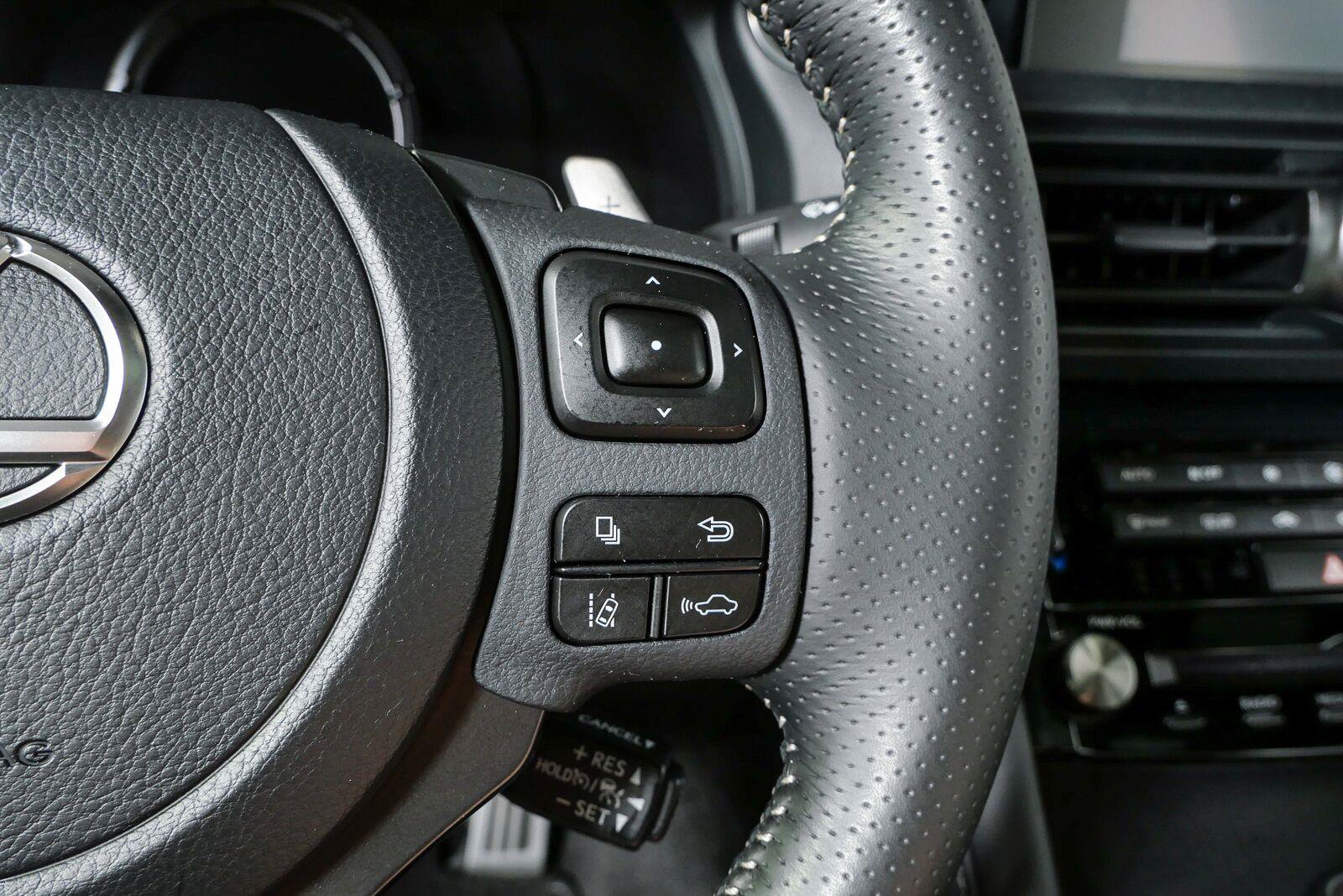 Used 2025 Lexus IS 350 F Sport RWD image 12