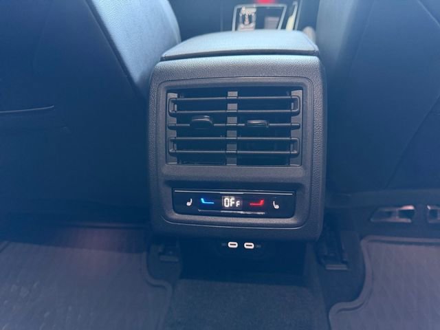 Used 2024 Volkswagen Golf R image 4