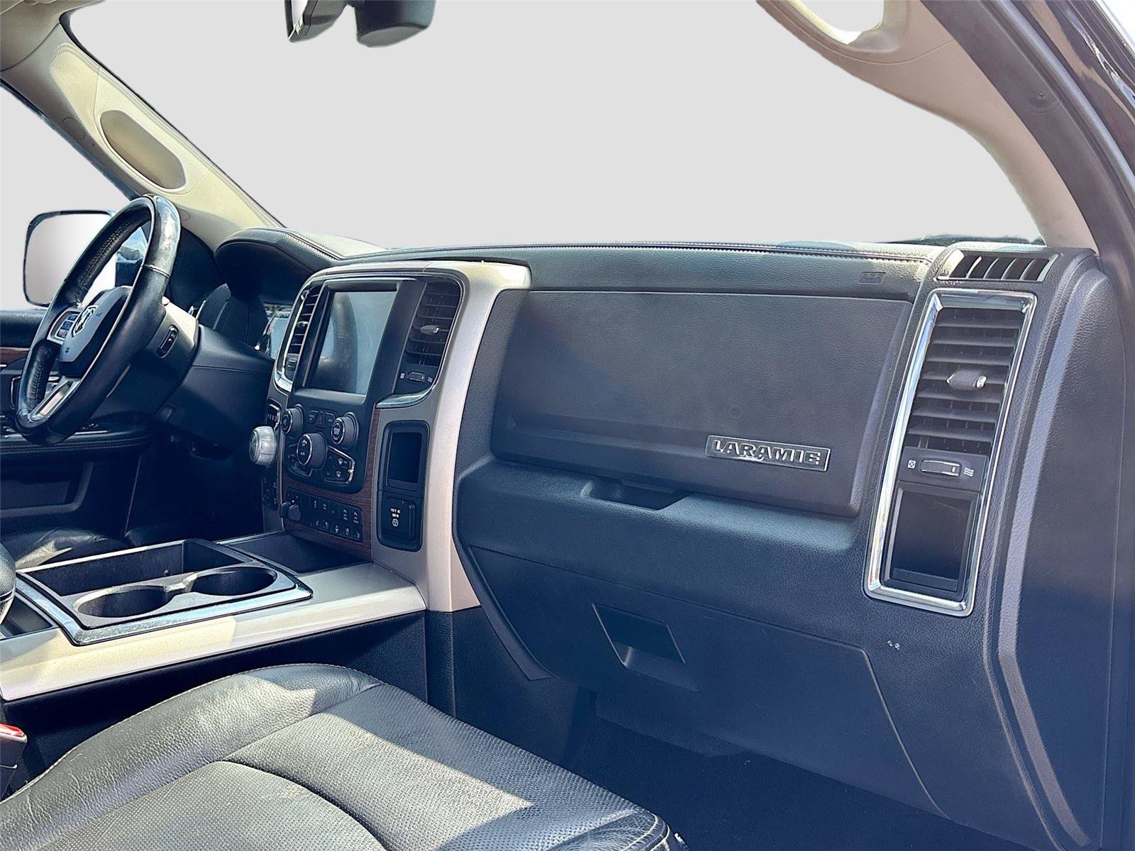 Used 2015 RAM 1500 Laramie w/ Convenience Group AWD/4WD image 29