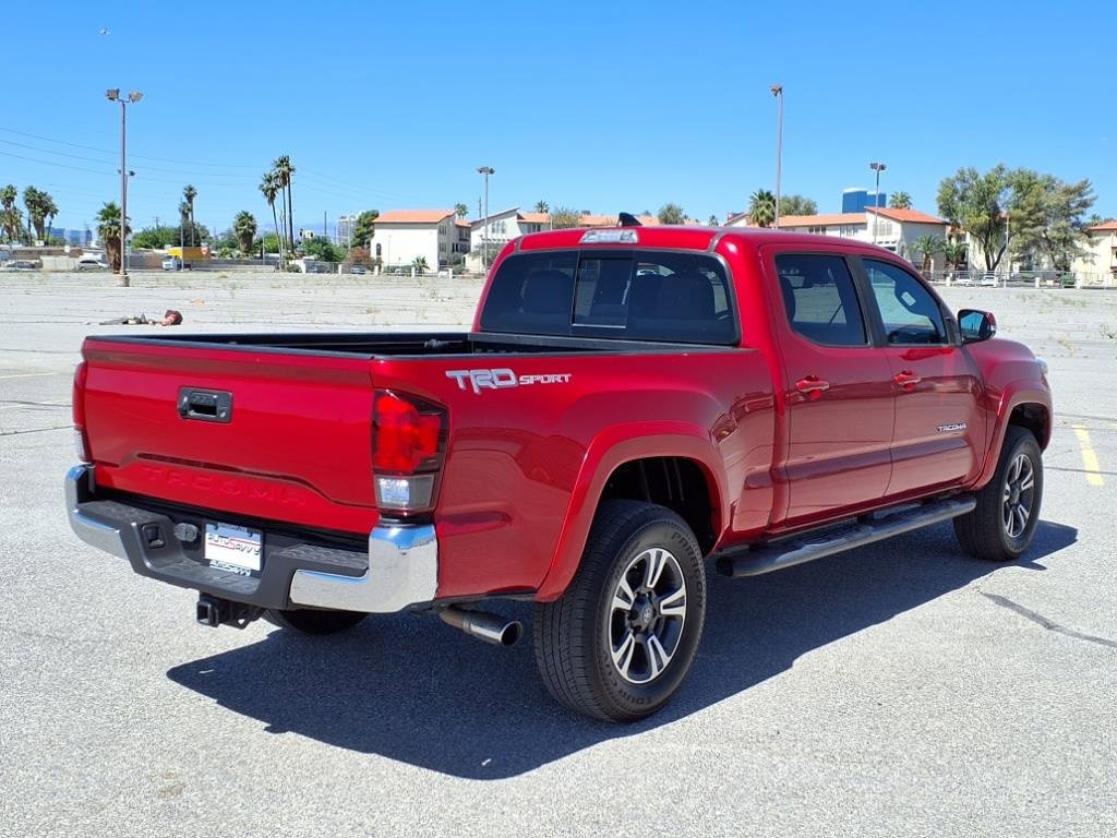 Used 2019 Toyota Tacoma TRD Sport image 5