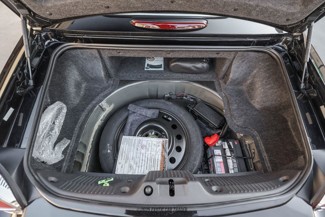 Used 2002 Ford Thunderbird Deluxe image 99