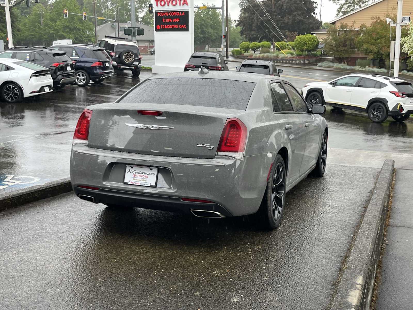 Used 2019 Chrysler 300 S RWD image 7