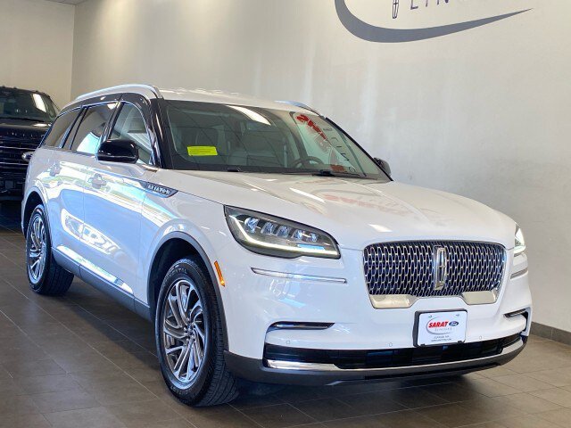 Used 2024 Lincoln Aviator AWD image 2