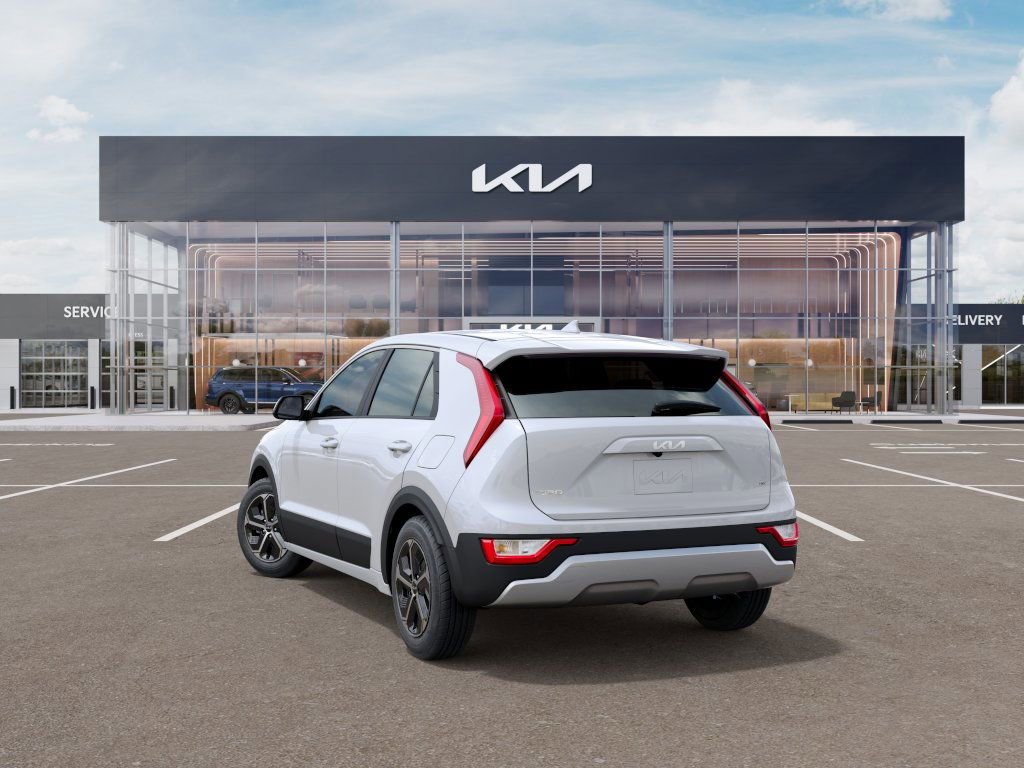 New 2025 Kia Niro LX image 4