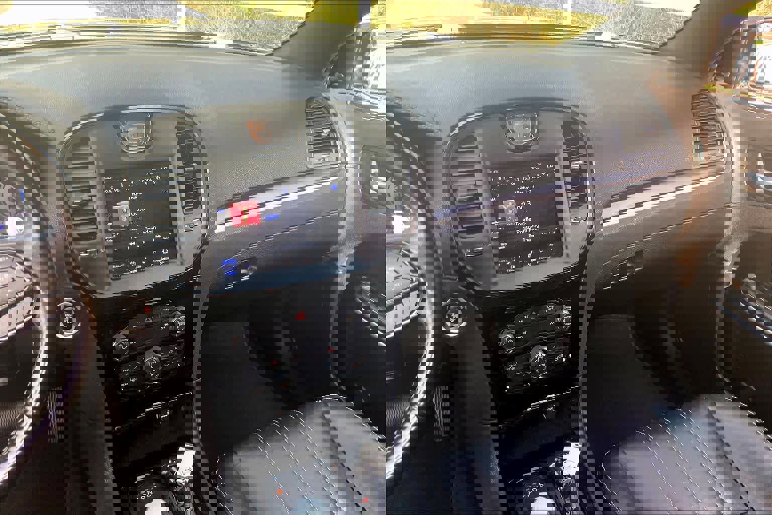 Used 2020 Chrysler 300 S image 7