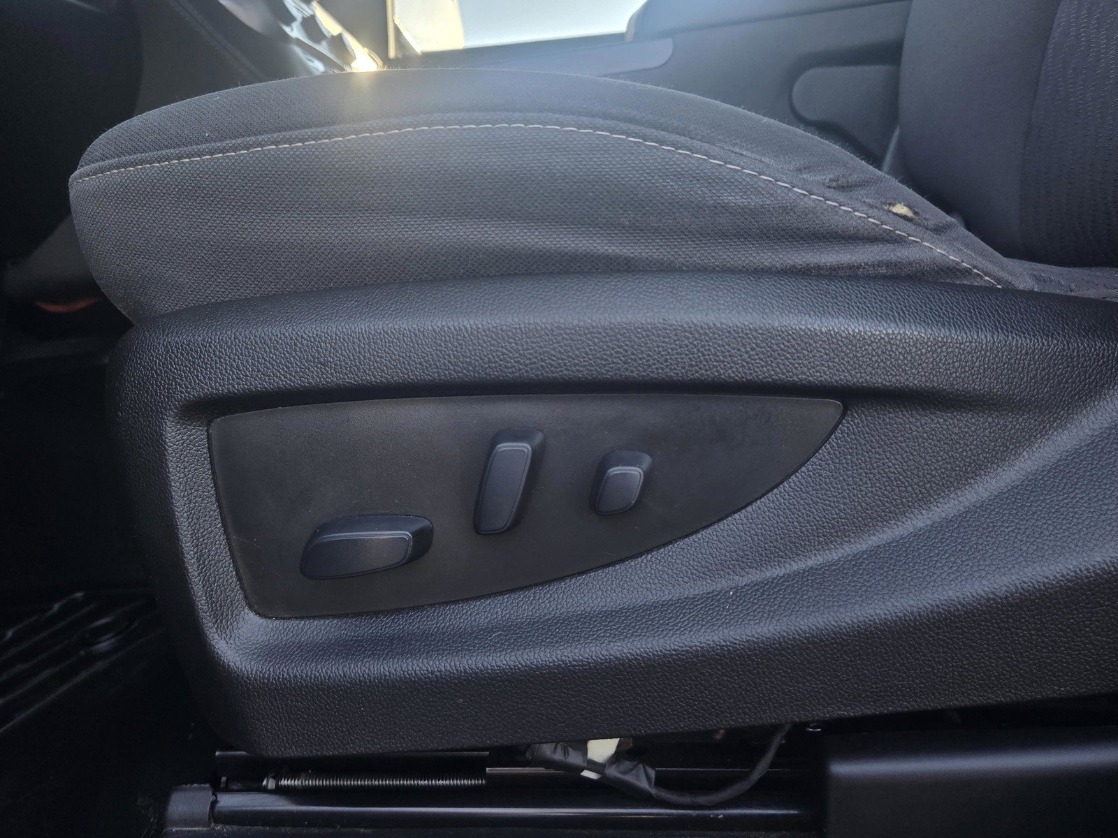 Used 2020 GMC Yukon XL SLE w/ SLE Value Package RWD image 16