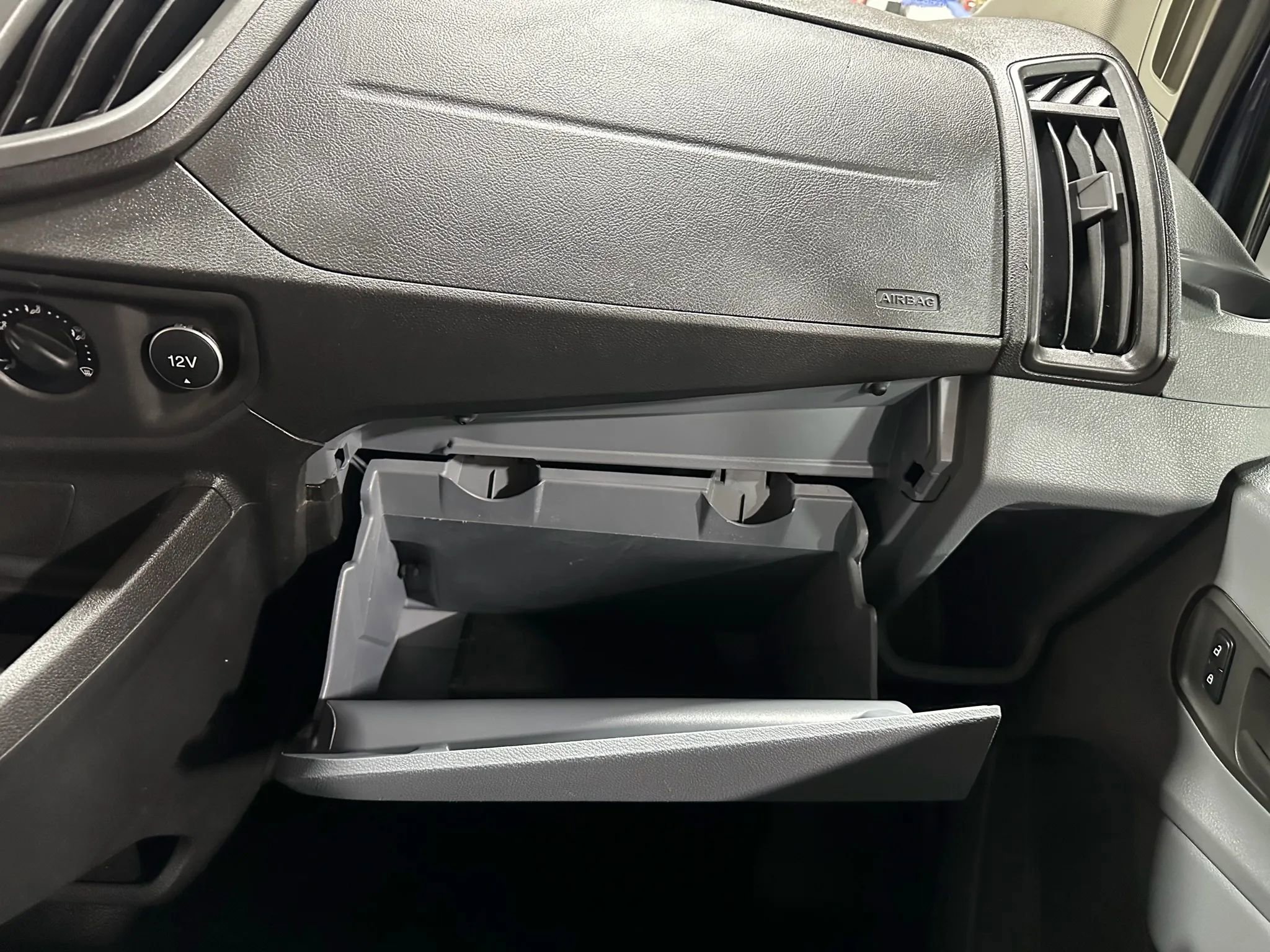 Used 2018 Ford Transit 350 XL image 39