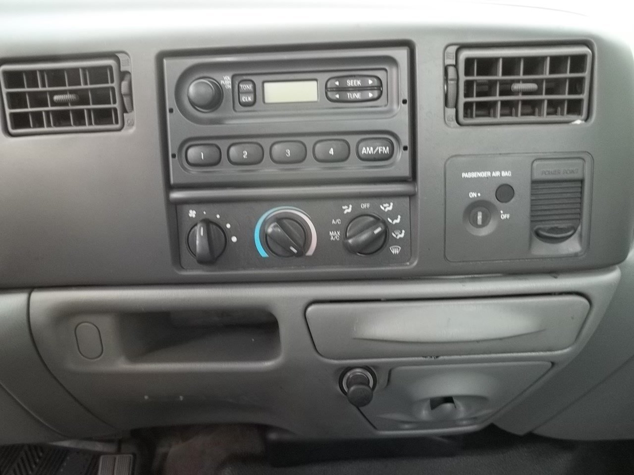 Used 2004 Ford F450 XL RWD image 9