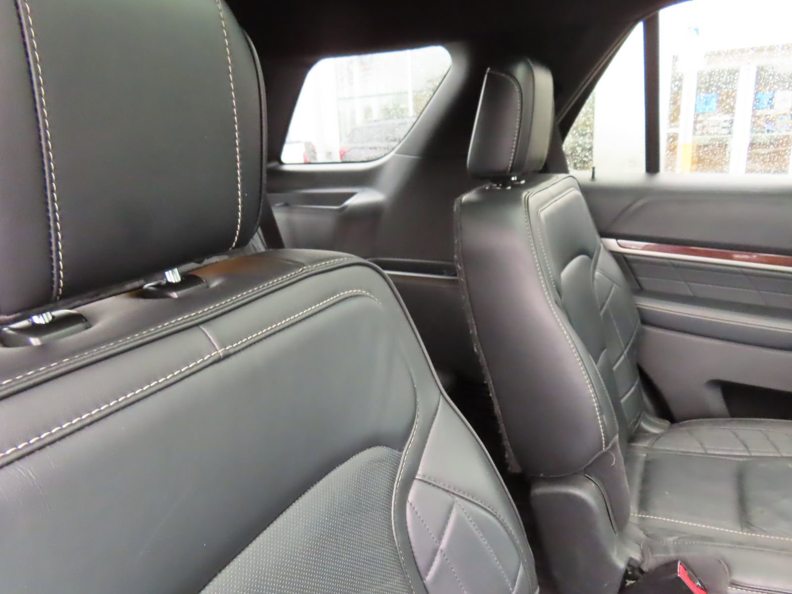 Used 2017 Ford Explorer Platinum image 36