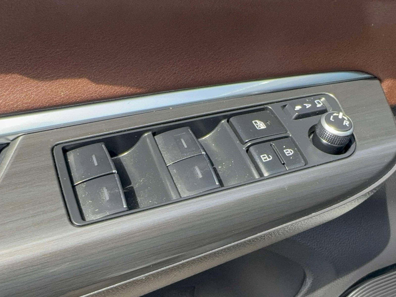 Certified 2023 Toyota Venza Limited AWD/4WD image 18