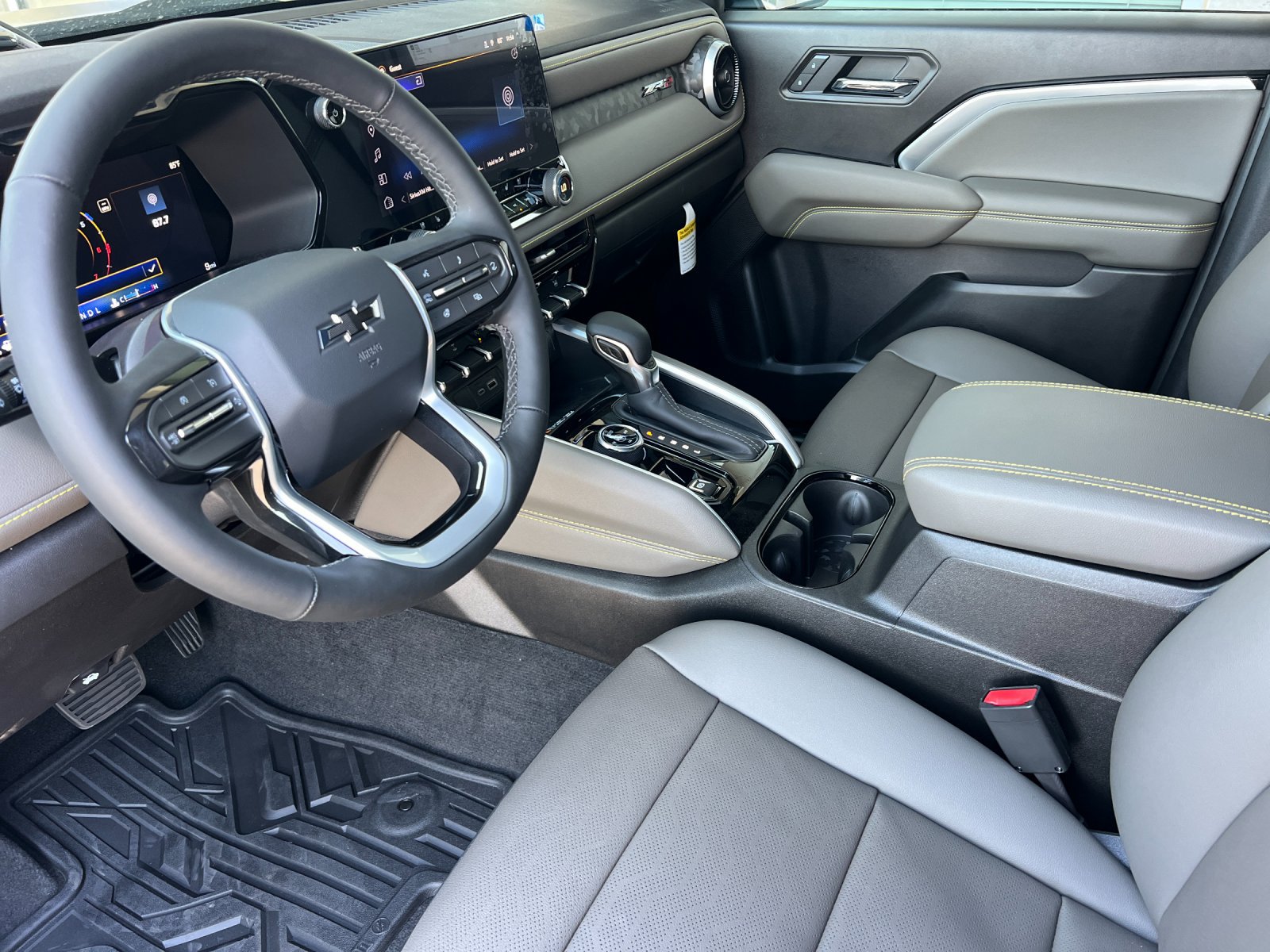 New 2026 Chevrolet Colorado ZR2 w/ Midnight Edition AWD/4WD image 10