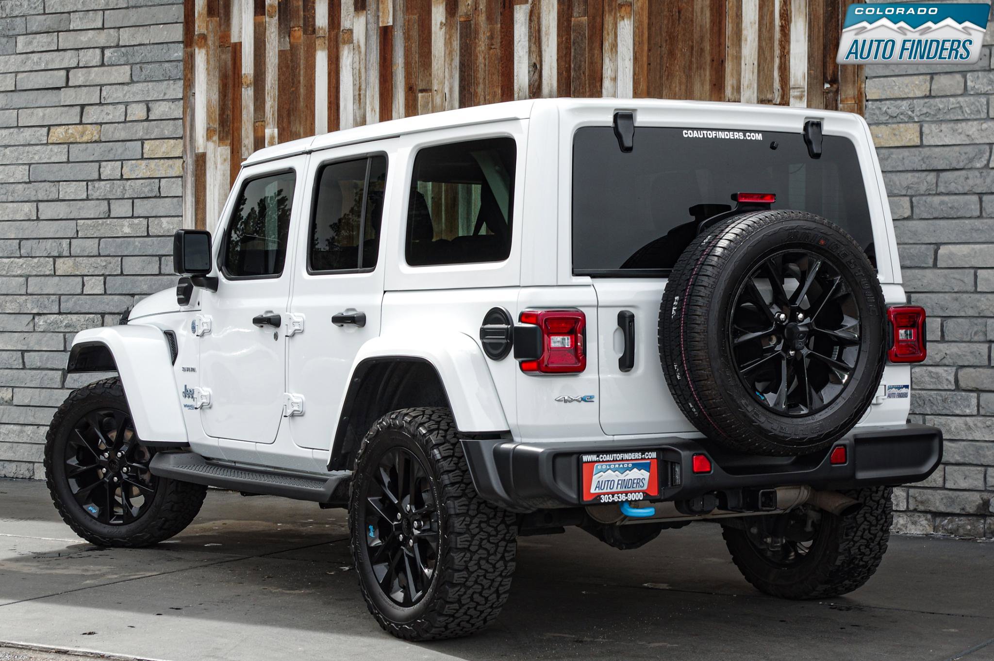 Used 2022 Jeep Wrangler Unlimited Sahara w/ Cold Weather Group AWD/4WD image 4