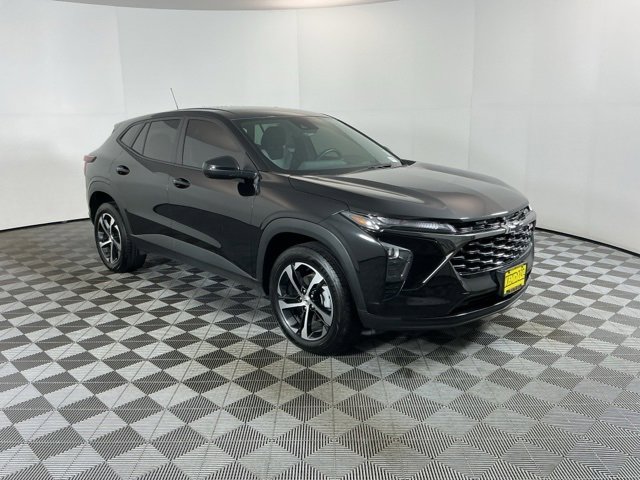 Used 2024 Chevrolet Trax RS w/ Driver Confidence Package image 3