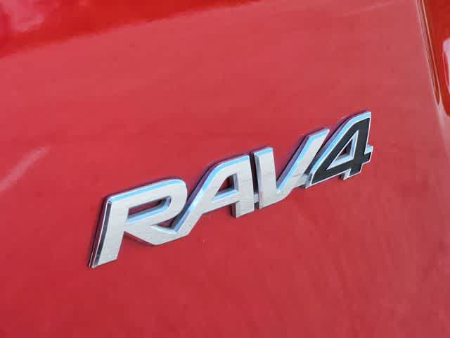 Used 2017 Toyota RAV4 XLE FWD image 11