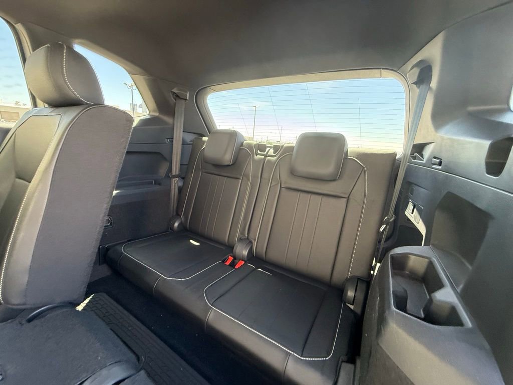 Used 2023 Volkswagen Tiguan SE R-Line image 8