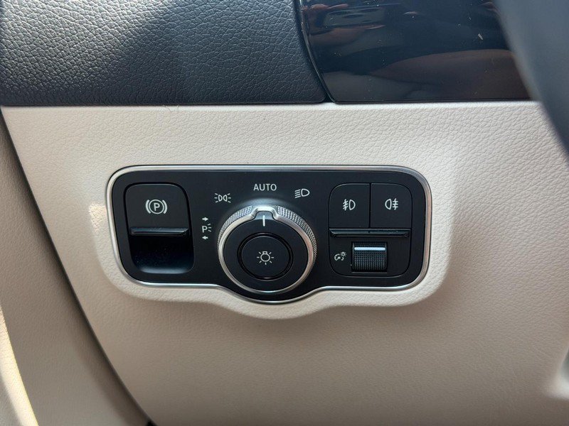 Used 2021 Mercedes-Benz GLA 250 4MATIC image 18