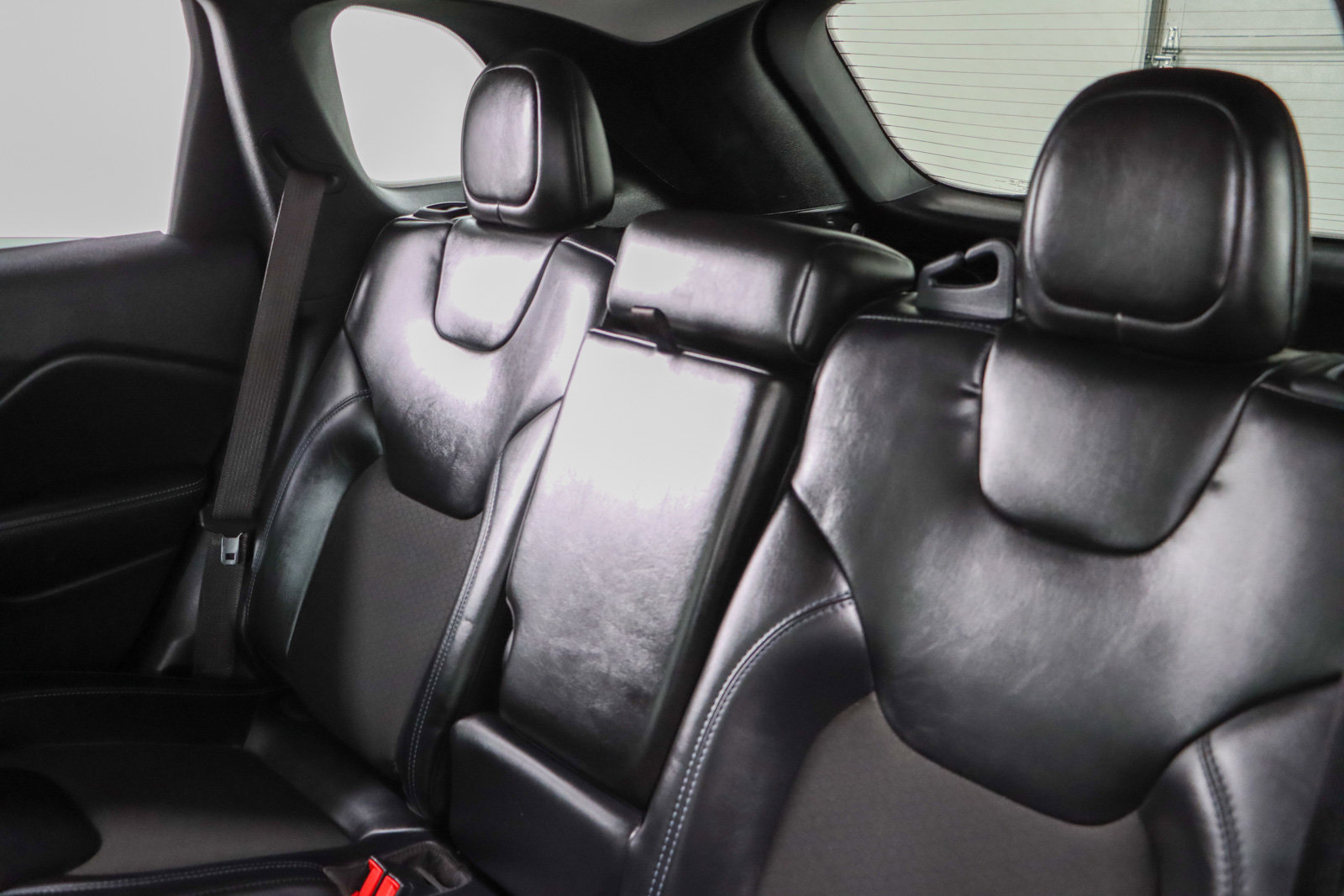 Used 2021 Jeep Cherokee Latitude Plus FWD image 24